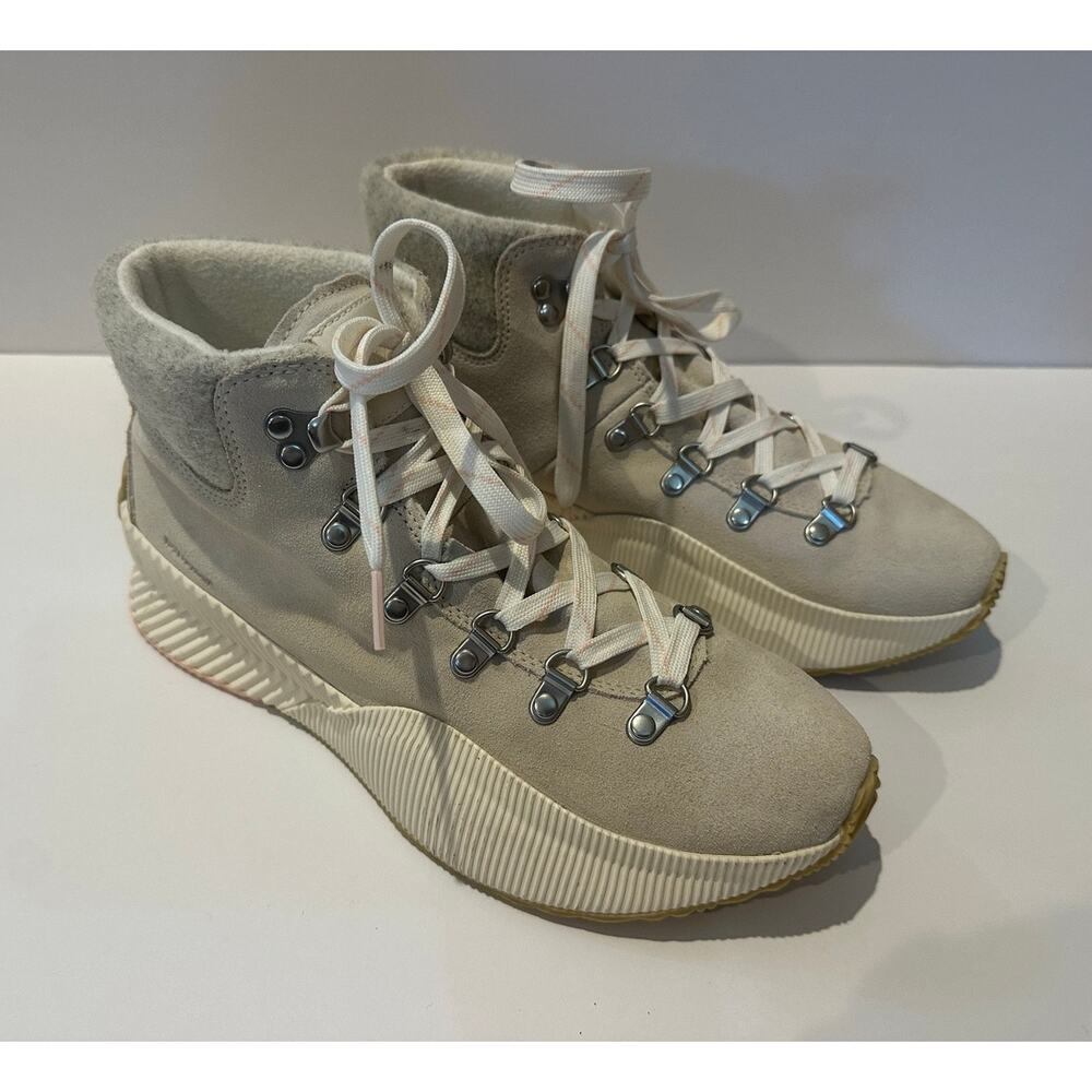 Sorel Out N About III Conquest Waterproof Boots Women’s 9.5 Chalk Suede